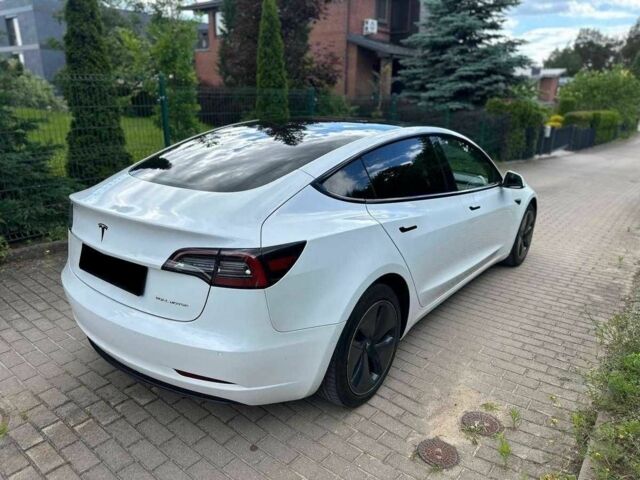 Белый Тесла Модель 3, объемом двигателя 0 л и пробегом 57 тыс. км за 11400 $, фото 3 на Automoto.ua