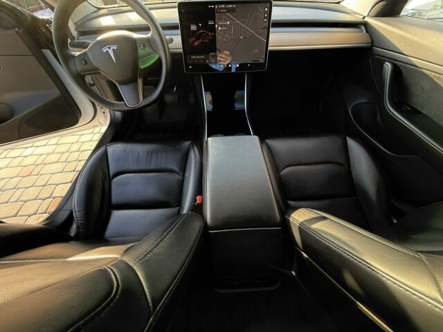 Білий Тесла Модель 3, об'ємом двигуна 0 л та пробігом 102 тис. км за 18500 $, фото 4 на Automoto.ua