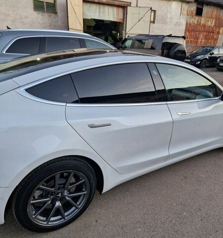 Белый Тесла Модель 3, объемом двигателя 0 л и пробегом 85 тыс. км за 15000 $, фото 9 на Automoto.ua