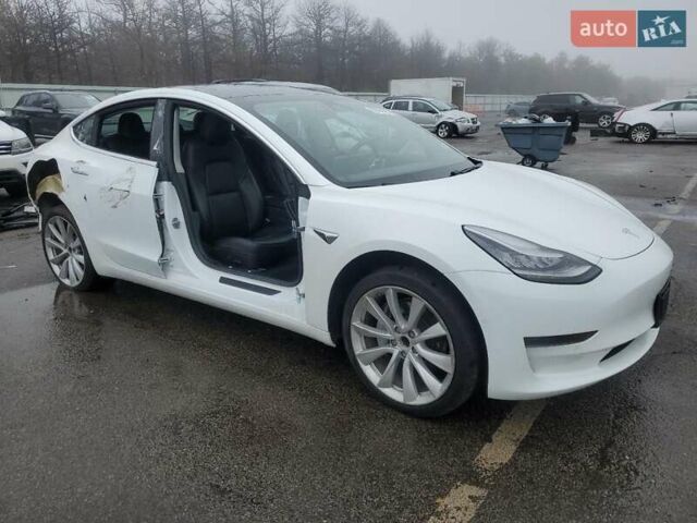 Тесла Модель 3 2020 в Львове на Automoto.ua Белый Тесла Модель 3, объемом двигателя 0 л и пробегом 70 тыс. км за 2700 $, фото 3 на Automoto.ua