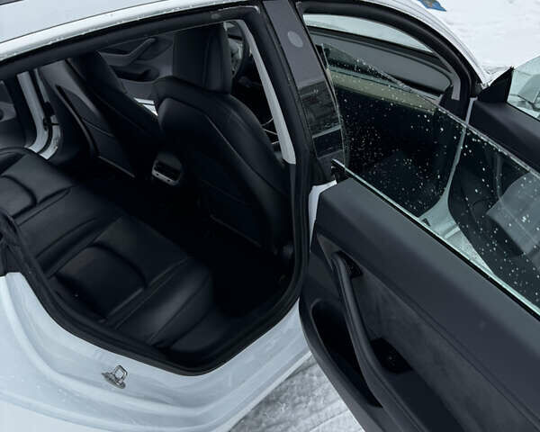 Білий Тесла Модель 3, об'ємом двигуна 0 л та пробігом 147 тис. км за 15750 $, фото 13 на Automoto.ua