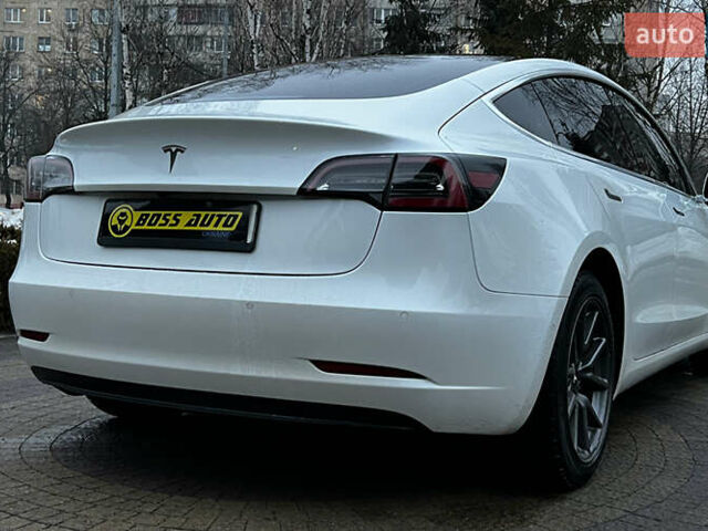 Белый Тесла Модель 3, объемом двигателя 0 л и пробегом 106 тыс. км за 19999 $, фото 6 на Automoto.ua