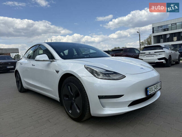 Белый Тесла Модель 3, объемом двигателя 0 л и пробегом 57 тыс. км за 23900 $, фото 4 на Automoto.ua