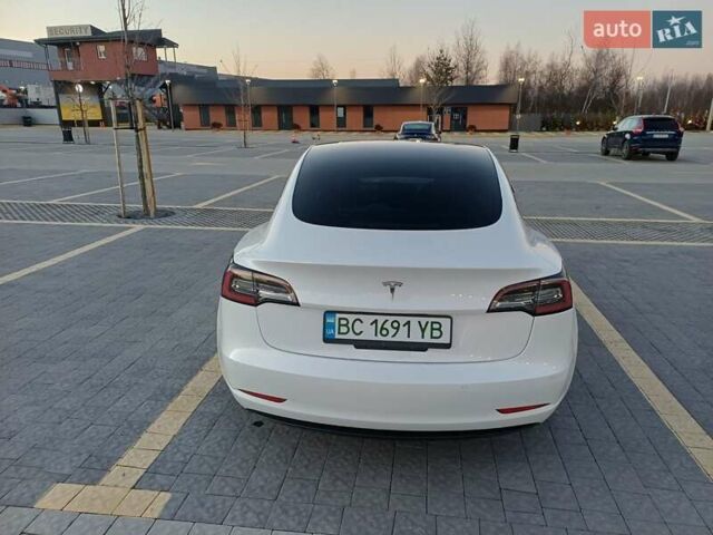 Белый Тесла Модель 3, объемом двигателя 0 л и пробегом 80 тыс. км за 17800 $, фото 6 на Automoto.ua