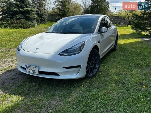 Белый Тесла Модель 3, объемом двигателя 0 л и пробегом 70 тыс. км за 15777 $, фото 1 на Automoto.ua