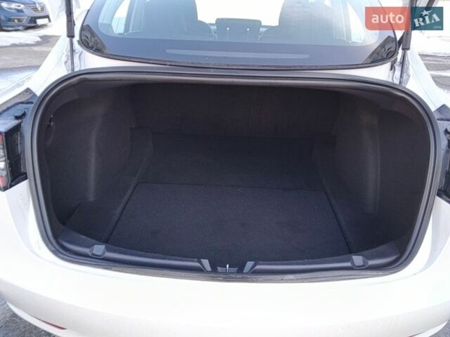 Белый Тесла Модель 3, объемом двигателя 0 л и пробегом 192 тыс. км за 17799 $, фото 8 на Automoto.ua