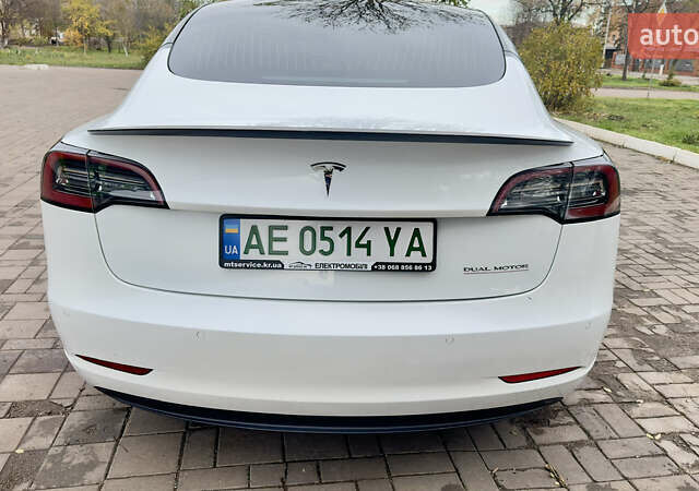 Белый Тесла Модель 3, объемом двигателя 0 л и пробегом 72 тыс. км за 25000 $, фото 6 на Automoto.ua