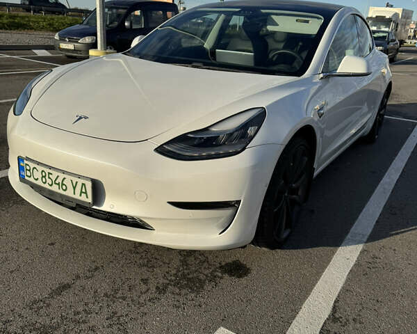 Тесла Модель 3 2020 у Львові на Automoto.ua Білий Тесла Модель 3, об'ємом двигуна 0 л та пробігом 120 тис. км за 20000 $, фото 1 на Automoto.ua