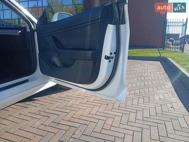 Тесла Модель 3 2020 в Луцке на Automoto.ua Белый Тесла Модель 3, объемом двигателя 0 л и пробегом 70 тыс. км за 17999 $, фото 16 на Automoto.ua