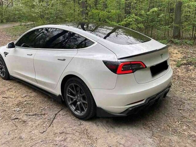Білий Тесла Модель 3, об'ємом двигуна 0 л та пробігом 65 тис. км за 13000 $, фото 5 на Automoto.ua