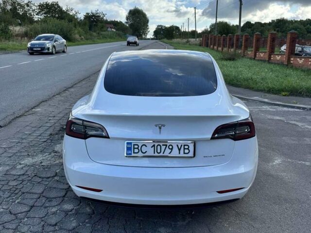 Білий Тесла Модель 3, об'ємом двигуна 0 л та пробігом 117 тис. км за 19900 $, фото 2 на Automoto.ua