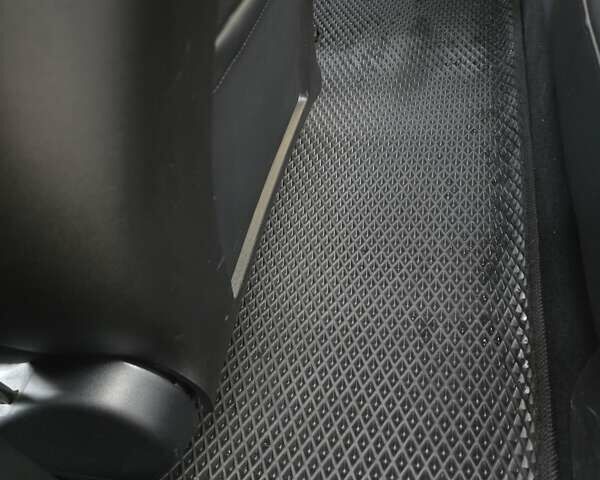 Белый Тесла Модель 3, объемом двигателя 0 л и пробегом 91 тыс. км за 17499 $, фото 16 на Automoto.ua