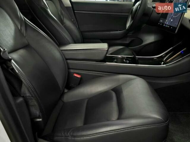 Білий Тесла Модель 3, об'ємом двигуна 0 л та пробігом 218 тис. км за 18499 $, фото 15 на Automoto.ua