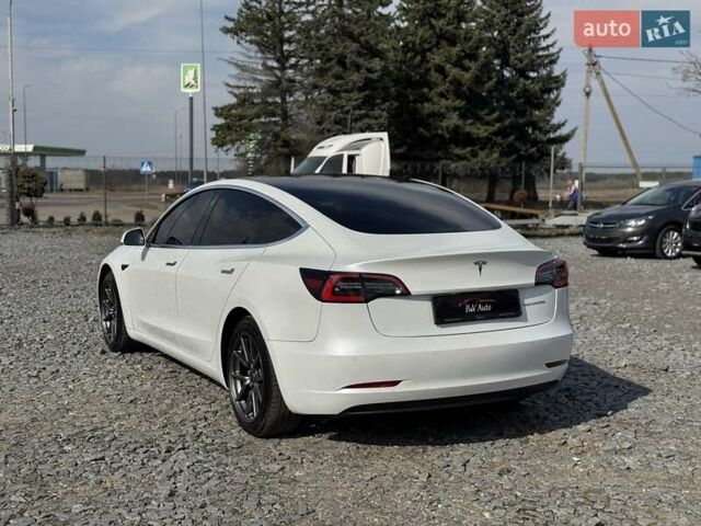 Белый Тесла Модель 3, объемом двигателя 0 л и пробегом 130 тыс. км за 17950 $, фото 10 на Automoto.ua
