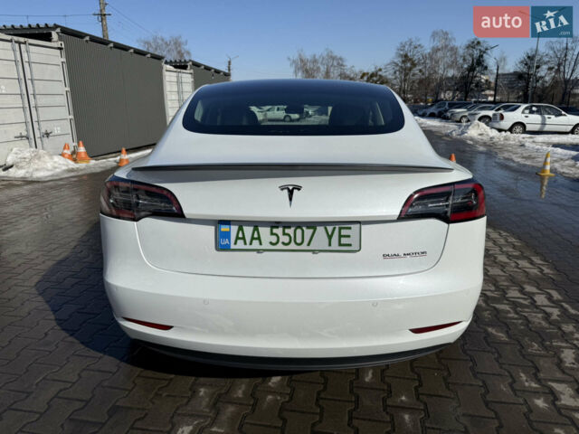 Белый Тесла Модель 3, объемом двигателя 0 л и пробегом 49 тыс. км за 20555 $, фото 24 на Automoto.ua