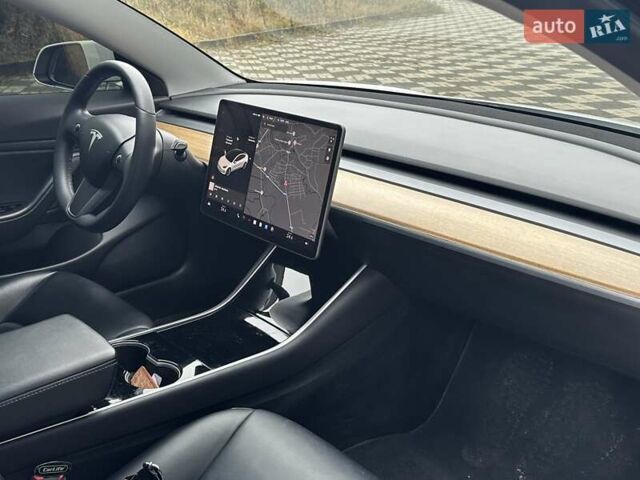 Белый Тесла Модель 3, объемом двигателя 0 л и пробегом 59 тыс. км за 16200 $, фото 7 на Automoto.ua