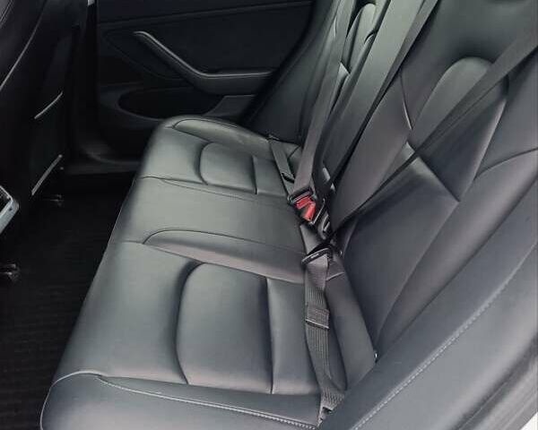 Білий Тесла Модель 3, об'ємом двигуна 0 л та пробігом 112 тис. км за 18500 $, фото 16 на Automoto.ua