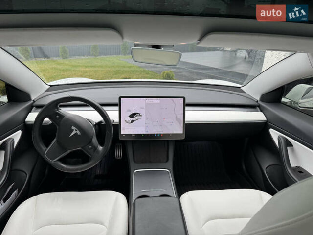 Білий Тесла Модель 3, об'ємом двигуна 0 л та пробігом 75 тис. км за 19900 $, фото 18 на Automoto.ua