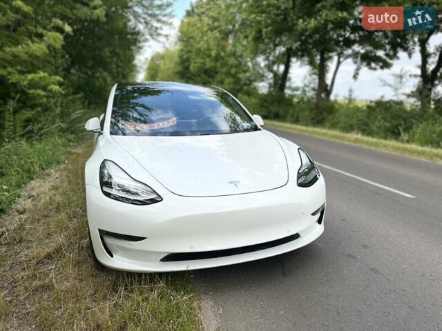 Білий Тесла Модель 3, об'ємом двигуна 0 л та пробігом 107 тис. км за 18700 $, фото 1 на Automoto.ua