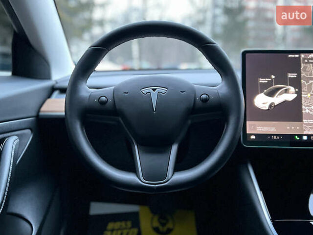 Белый Тесла Модель 3, объемом двигателя 0 л и пробегом 106 тыс. км за 19999 $, фото 9 на Automoto.ua