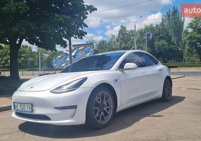 Белый Тесла Модель 3, объемом двигателя 0 л и пробегом 56 тыс. км за 16250 $, фото 7 на Automoto.ua