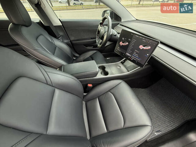 Білий Тесла Модель 3, об'ємом двигуна 0 л та пробігом 73 тис. км за 23850 $, фото 16 на Automoto.ua