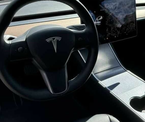 Білий Тесла Модель 3, об'ємом двигуна 0 л та пробігом 70 тис. км за 14000 $, фото 10 на Automoto.ua
