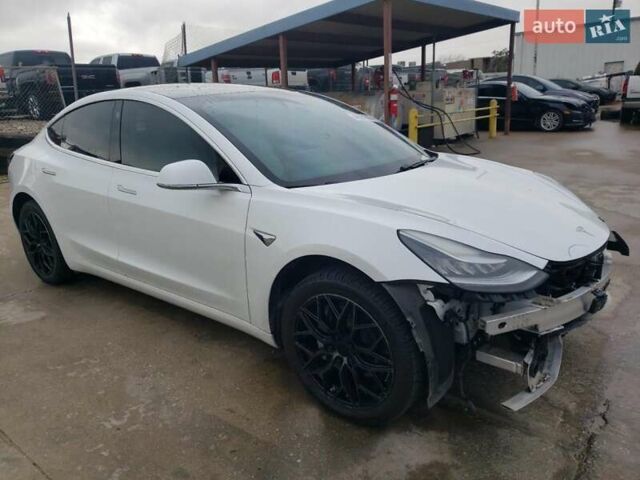 Білий Тесла Модель 3, об'ємом двигуна 0 л та пробігом 95 тис. км за 2750 $, фото 3 на Automoto.ua