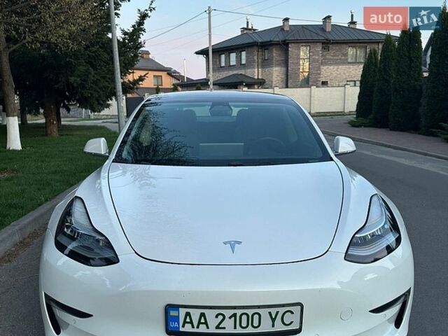 Белый Тесла Модель 3, объемом двигателя 0 л и пробегом 112 тыс. км за 15100 $, фото 1 на Automoto.ua