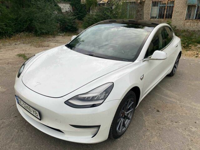 Белый Тесла Модель 3, объемом двигателя 0 л и пробегом 112 тыс. км за 15500 $, фото 1 на Automoto.ua