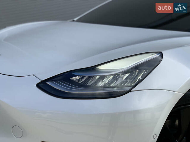 Тесла Модель 3 2020 у Івано-Франківську на Automoto.ua Білий Тесла Модель 3, об'ємом двигуна 0 л та пробігом 145 тис. км за 14850 $, фото 52 на Automoto.ua