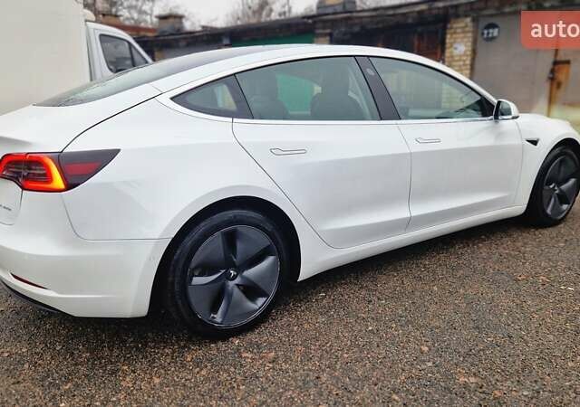 Белый Тесла Модель 3, объемом двигателя 0 л и пробегом 142 тыс. км за 17300 $, фото 29 на Automoto.ua