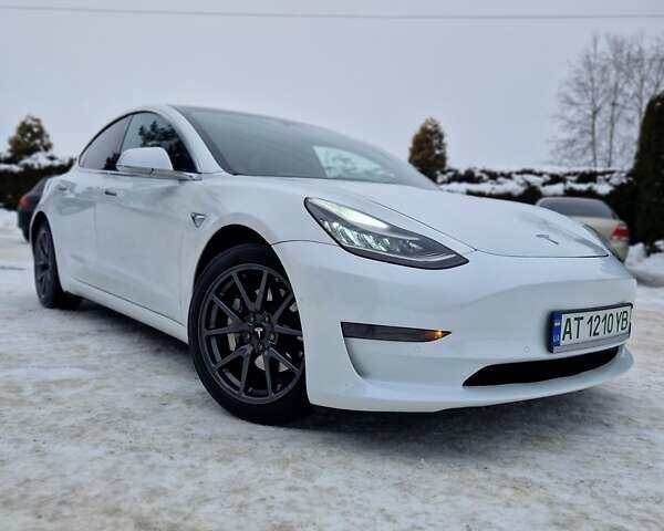 Білий Тесла Модель 3, об'ємом двигуна 0 л та пробігом 85 тис. км за 14350 $, фото 1 на Automoto.ua