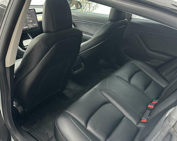 Білий Тесла Модель 3, об'ємом двигуна 0 л та пробігом 48 тис. км за 21000 $, фото 10 на Automoto.ua