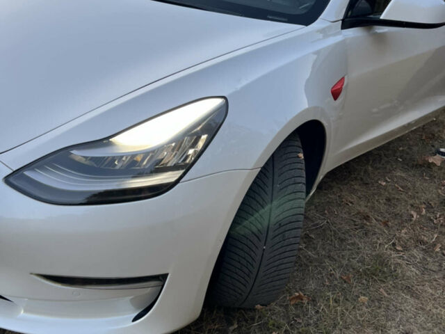 Білий Тесла Модель 3, об'ємом двигуна 0 л та пробігом 106 тис. км за 17500 $, фото 4 на Automoto.ua