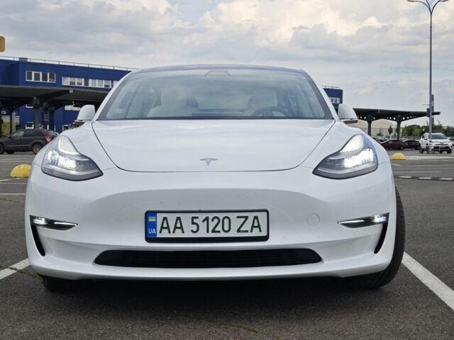 Тесла Модель 3 2020 в Киеве на Automoto.ua Белый Тесла Модель 3, объемом двигателя 0 л и пробегом 112 тыс. км за 25900 $, фото 2 на Automoto.ua