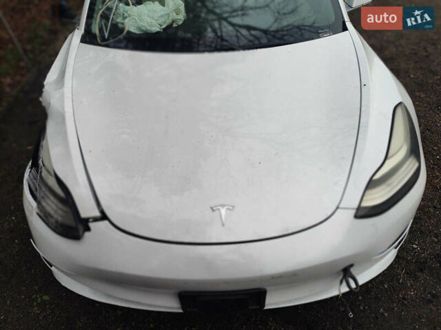 Белый Тесла Модель 3, объемом двигателя 0 л и пробегом 61 тыс. км за 9999 $, фото 11 на Automoto.ua
