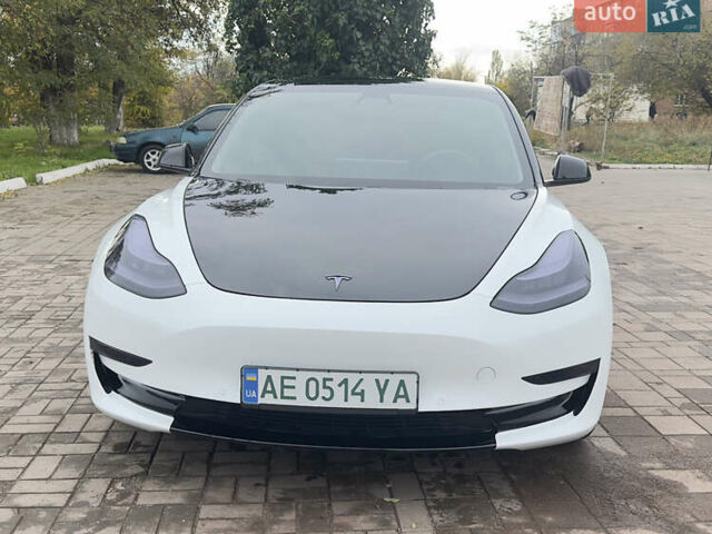 Белый Тесла Модель 3, объемом двигателя 0 л и пробегом 72 тыс. км за 20999 $, фото 1 на Automoto.ua