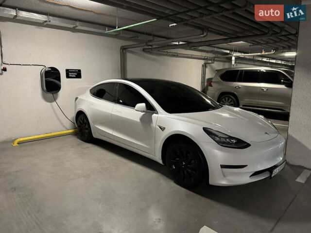 Білий Тесла Модель 3, об'ємом двигуна 0 л та пробігом 63 тис. км за 21000 $, фото 21 на Automoto.ua