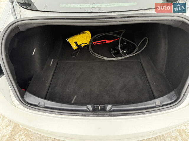 Белый Тесла Модель 3, объемом двигателя 0 л и пробегом 227 тыс. км за 14000 $, фото 11 на Automoto.ua