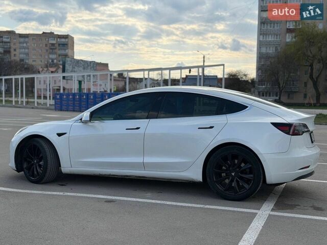 Білий Тесла Модель 3, об'ємом двигуна 0 л та пробігом 393 тис. км за 12200 $, фото 9 на Automoto.ua