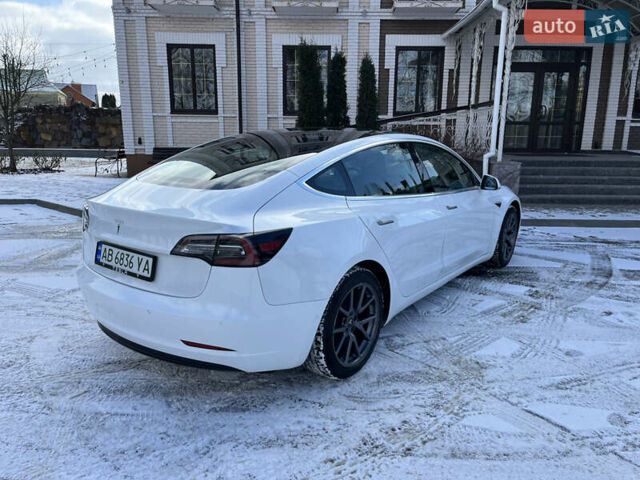 Белый Тесла Модель 3, объемом двигателя 0 л и пробегом 63 тыс. км за 19500 $, фото 45 на Automoto.ua