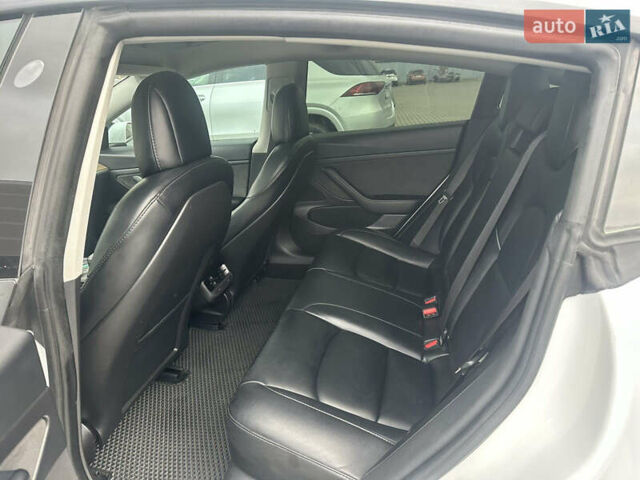 Белый Тесла Модель 3, объемом двигателя 0 л и пробегом 164 тыс. км за 16900 $, фото 12 на Automoto.ua