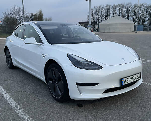 Белый Тесла Модель 3, объемом двигателя 0 л и пробегом 50 тыс. км за 20900 $, фото 2 на Automoto.ua