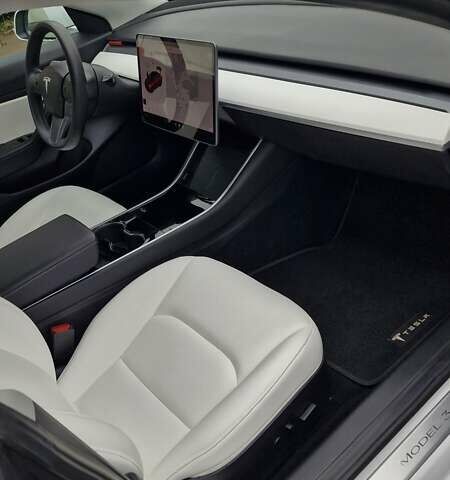 Белый Тесла Модель 3, объемом двигателя 0 л и пробегом 93 тыс. км за 16800 $, фото 13 на Automoto.ua