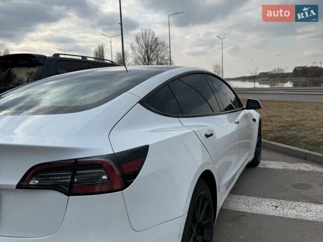 Белый Тесла Модель 3, объемом двигателя 0 л и пробегом 68 тыс. км за 17300 $, фото 6 на Automoto.ua