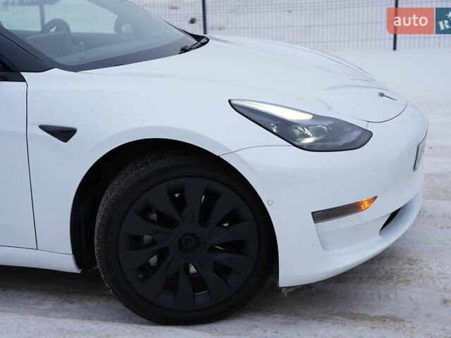 Білий Тесла Модель 3, об'ємом двигуна 0 л та пробігом 90 тис. км за 16999 $, фото 6 на Automoto.ua