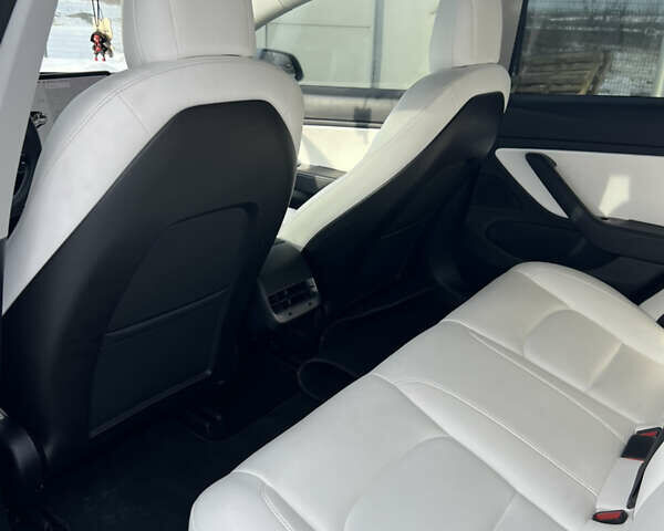 Білий Тесла Модель 3, об'ємом двигуна 0 л та пробігом 79 тис. км за 16200 $, фото 22 на Automoto.ua