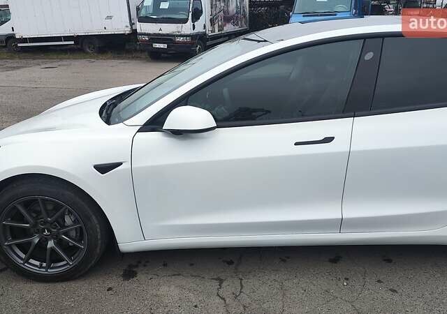 Белый Тесла Модель 3, объемом двигателя 0 л и пробегом 43 тыс. км за 25000 $, фото 6 на Automoto.ua