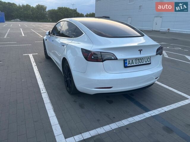 Білий Тесла Модель 3, об'ємом двигуна 0 л та пробігом 122 тис. км за 17800 $, фото 11 на Automoto.ua